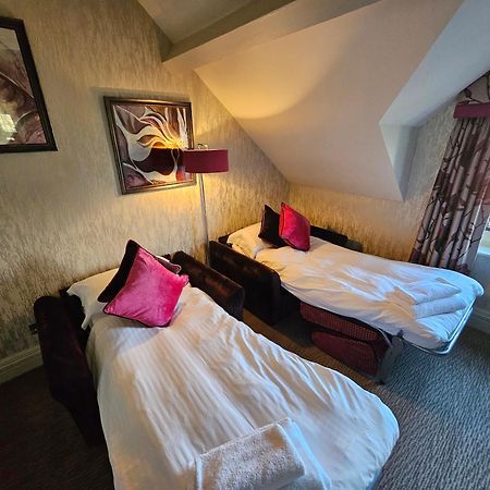 Grosvenor Pulford Hotel & Spa Екстериор снимка