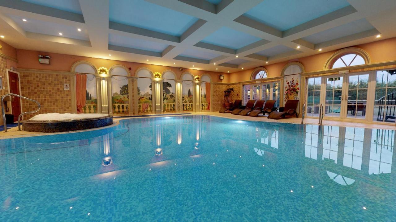 Grosvenor Pulford Hotel & Spa Екстериор снимка