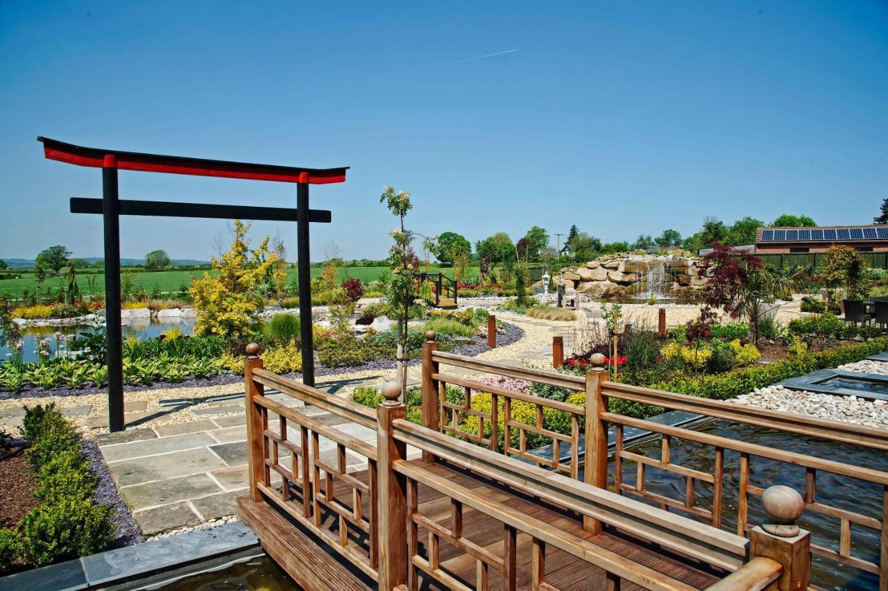 Grosvenor Pulford Hotel & Spa Екстериор снимка