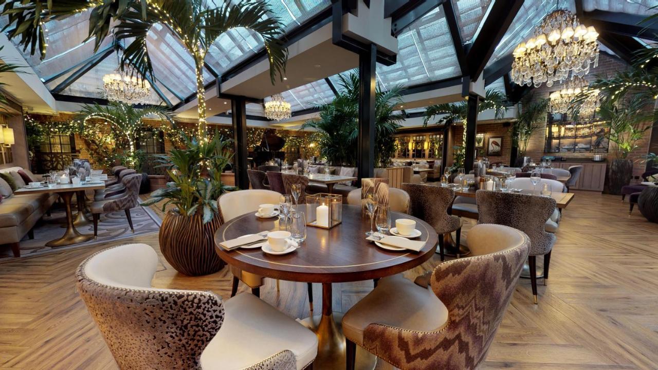 Grosvenor Pulford Hotel & Spa Екстериор снимка