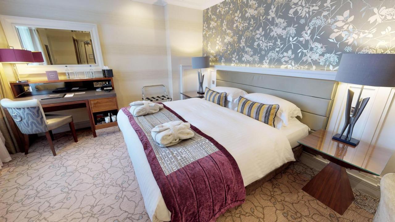 Grosvenor Pulford Hotel & Spa Екстериор снимка