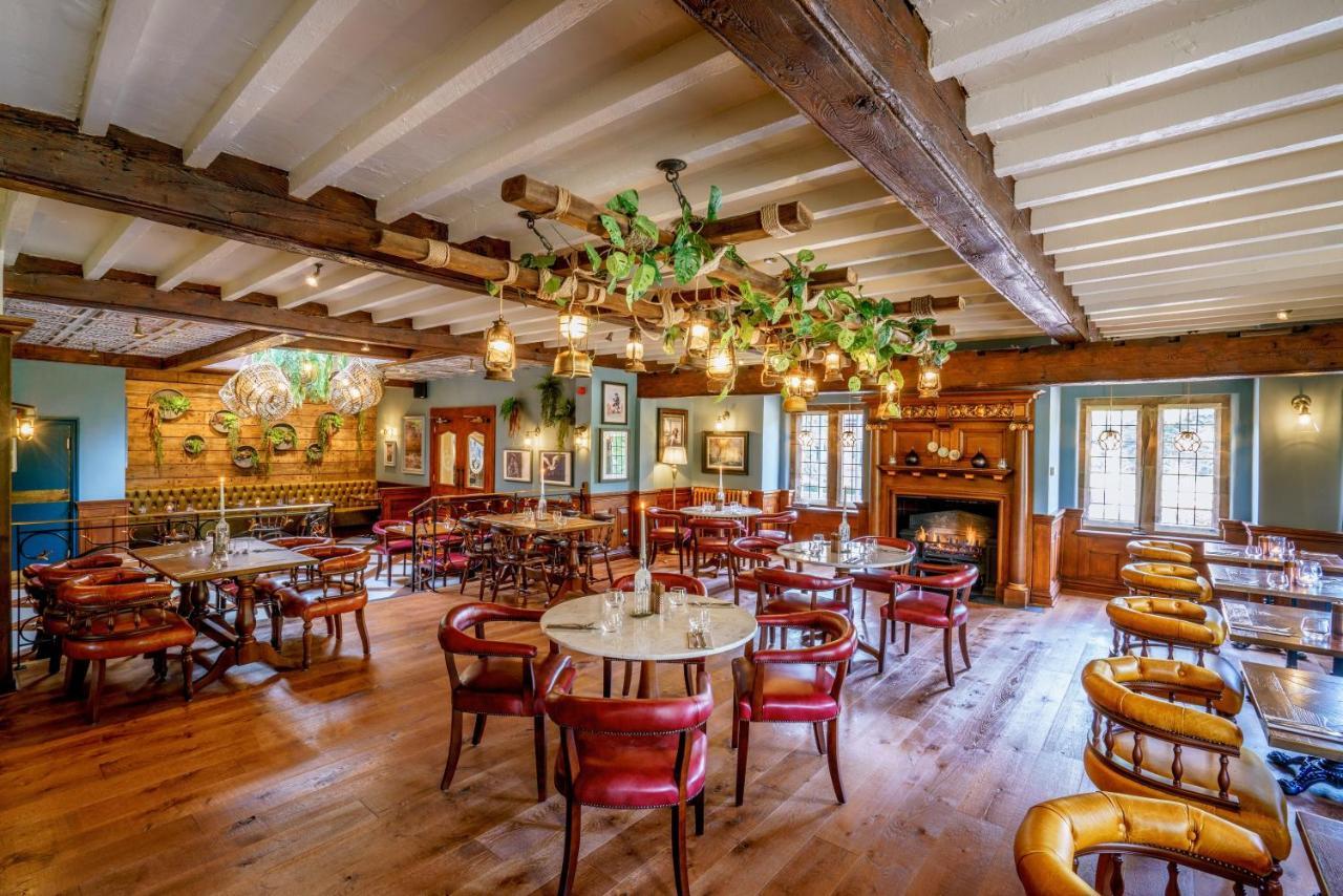 Grosvenor Pulford Hotel & Spa Екстериор снимка