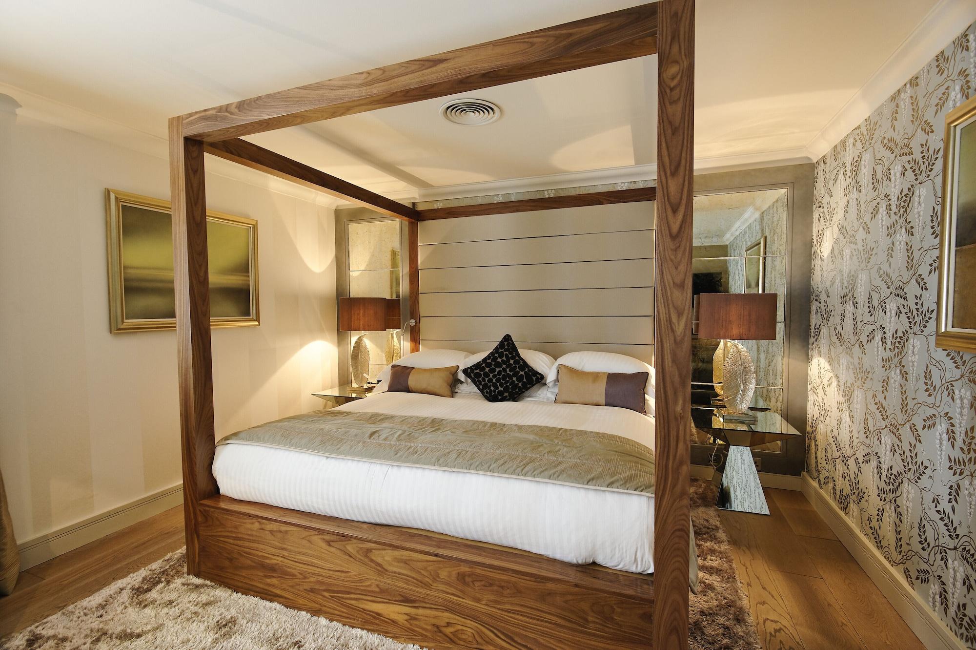 Grosvenor Pulford Hotel & Spa Екстериор снимка