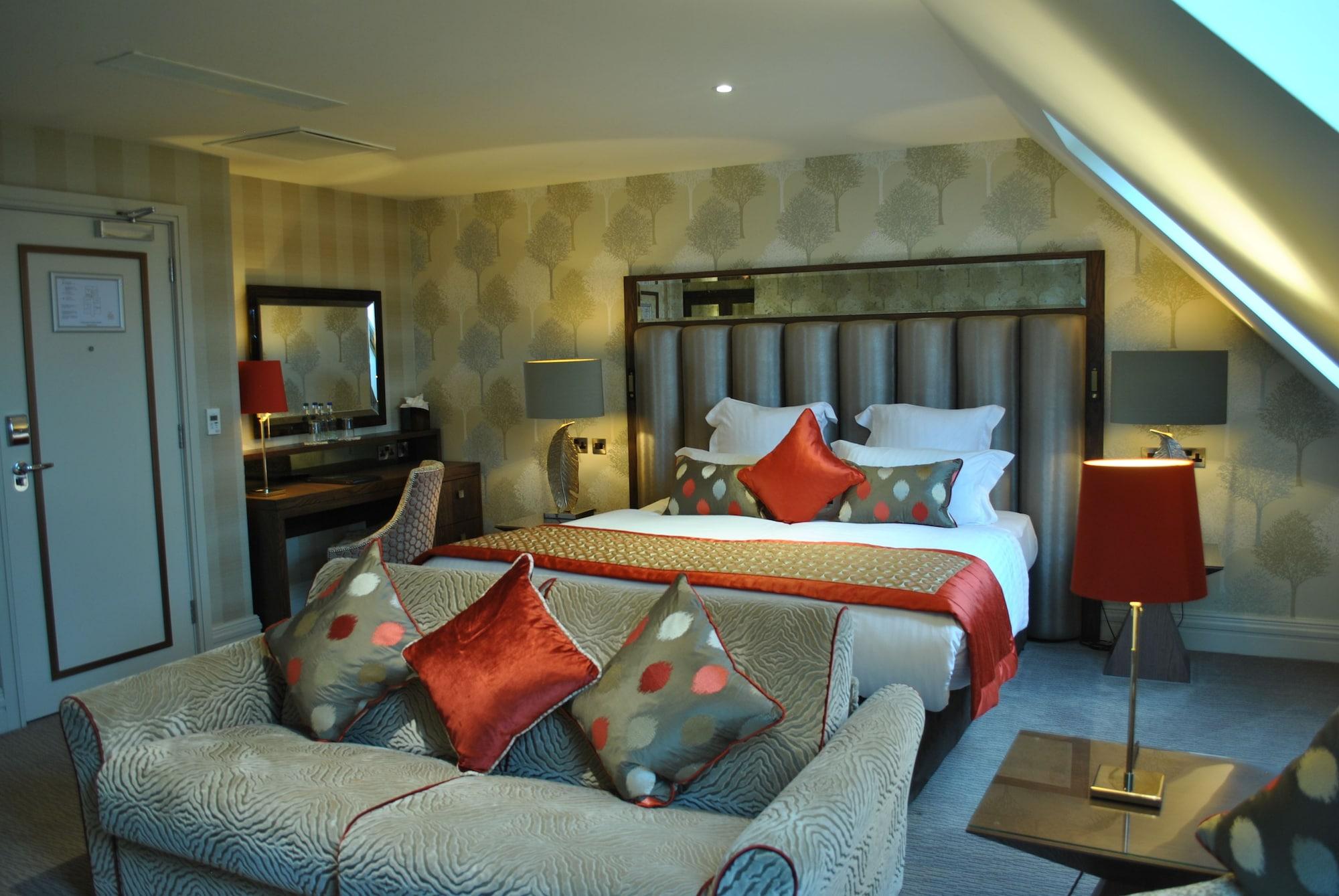 Grosvenor Pulford Hotel & Spa Екстериор снимка