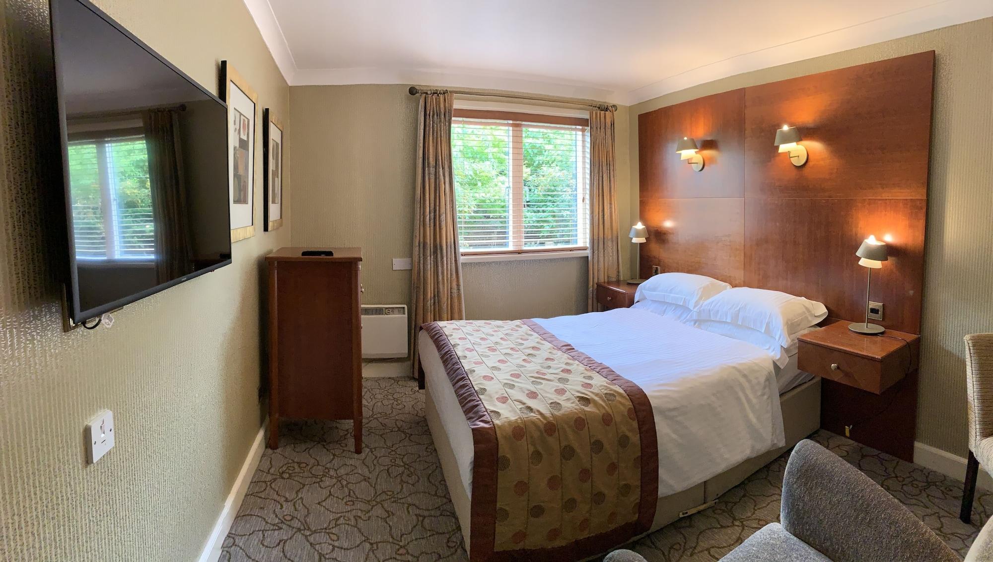 Grosvenor Pulford Hotel & Spa Екстериор снимка