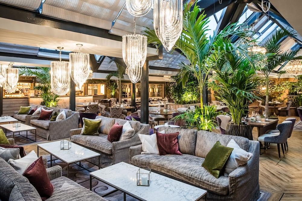 Grosvenor Pulford Hotel & Spa Екстериор снимка
