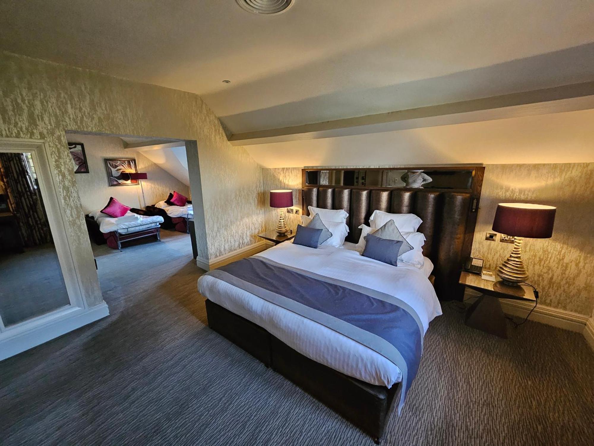 Grosvenor Pulford Hotel & Spa Екстериор снимка