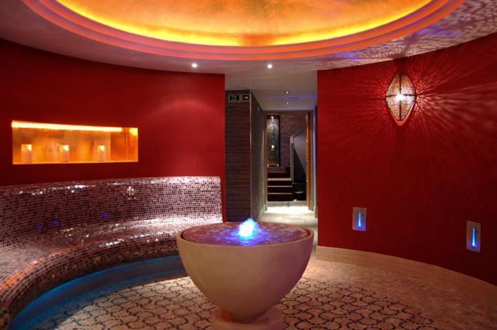 Grosvenor Pulford Hotel & Spa Екстериор снимка