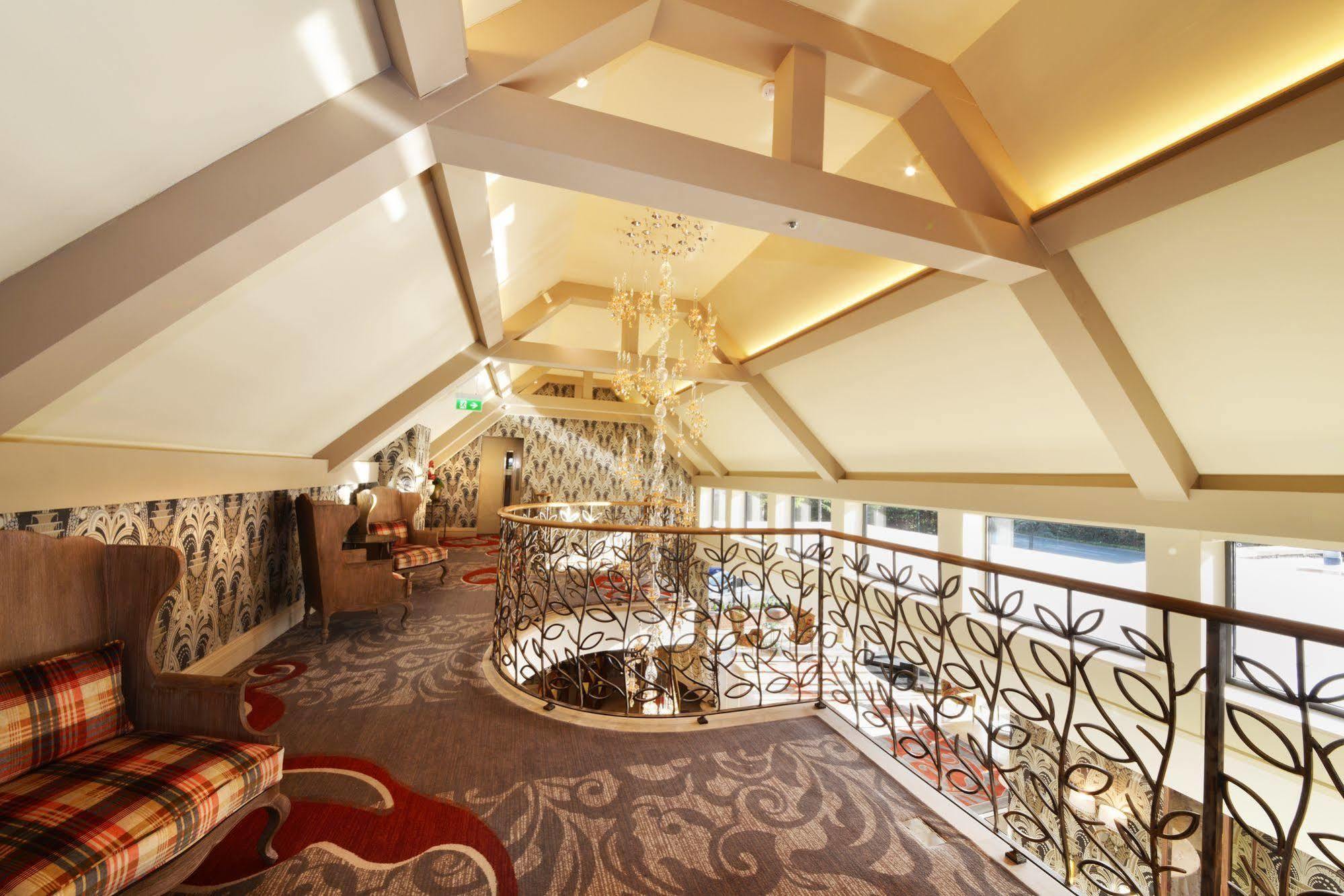 Grosvenor Pulford Hotel & Spa Екстериор снимка